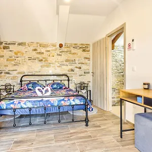 Ferienhaus Nona, Kaldir