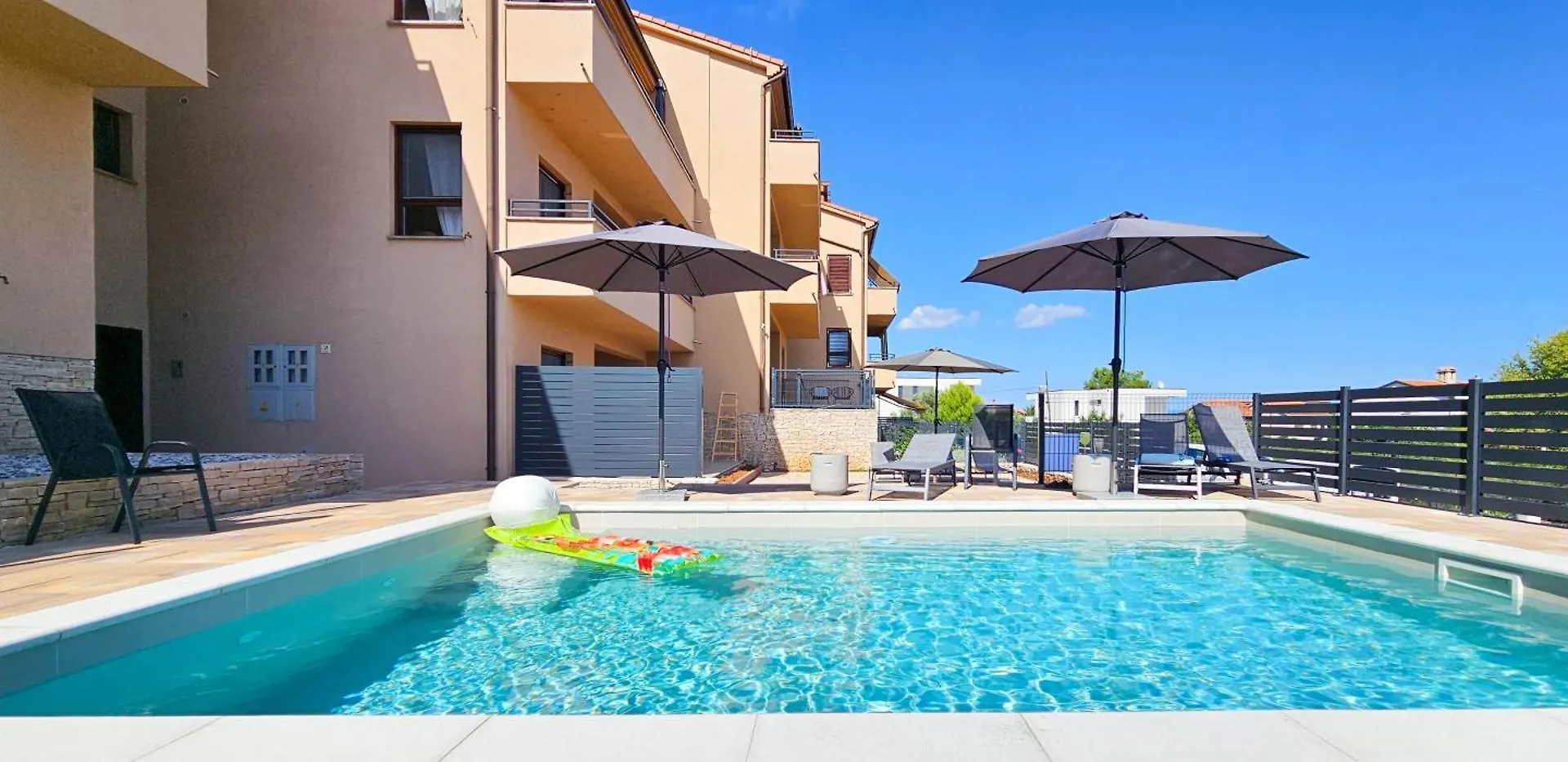 Apartment Bluemare With Shared Pool Liznjan Croatia