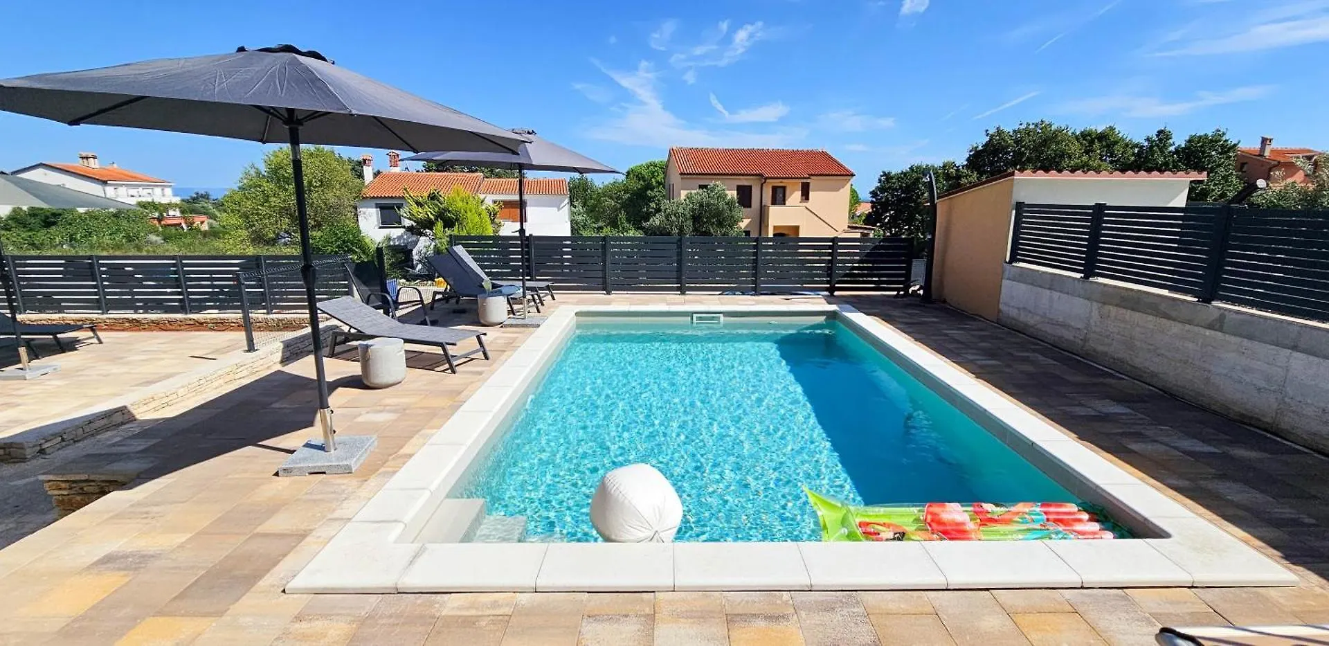Apartment Bluemare With Shared Pool Liznjan Croatia