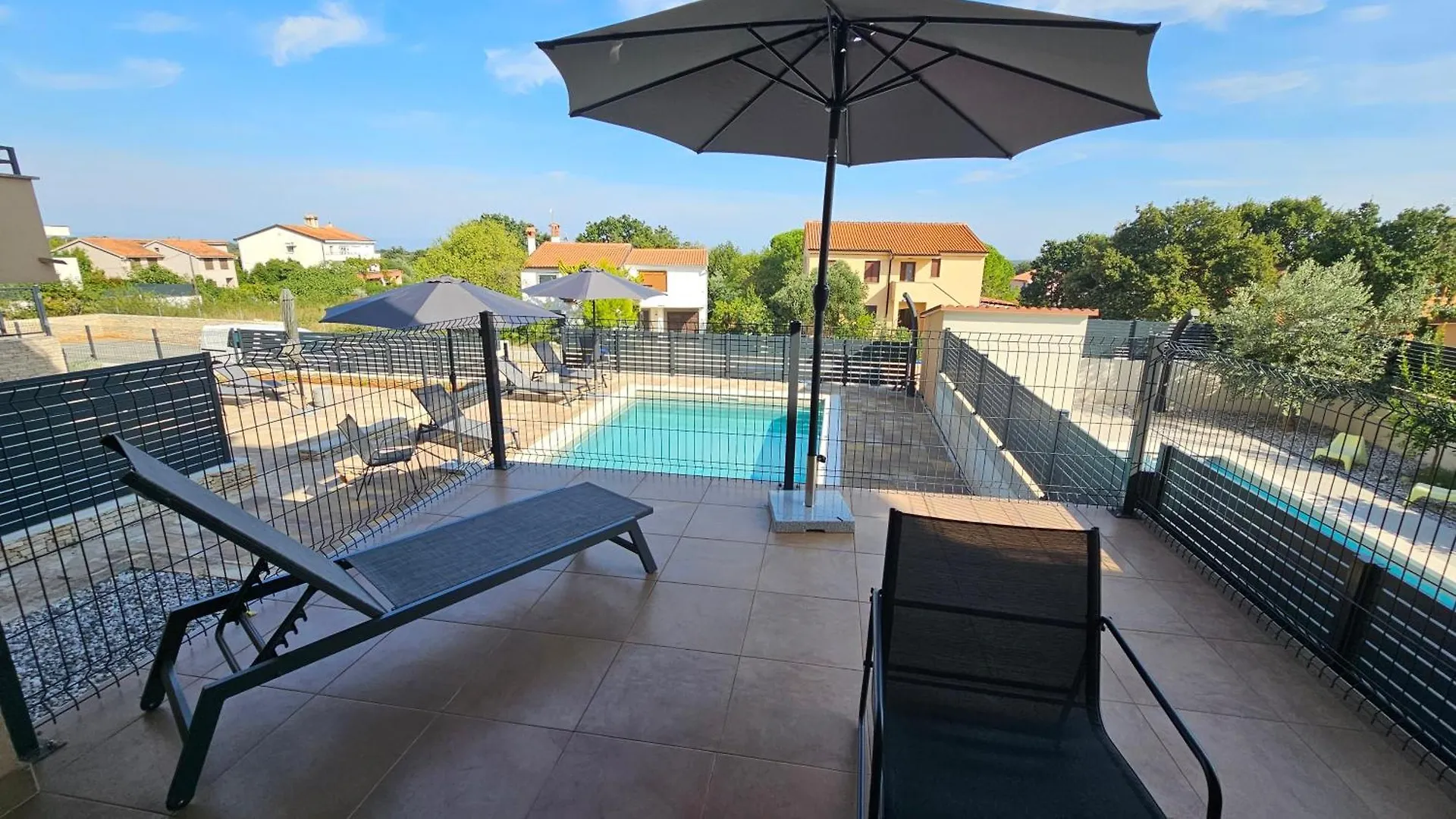 Apartment Bluemare With Shared Pool Liznjan 0*,  Croatia