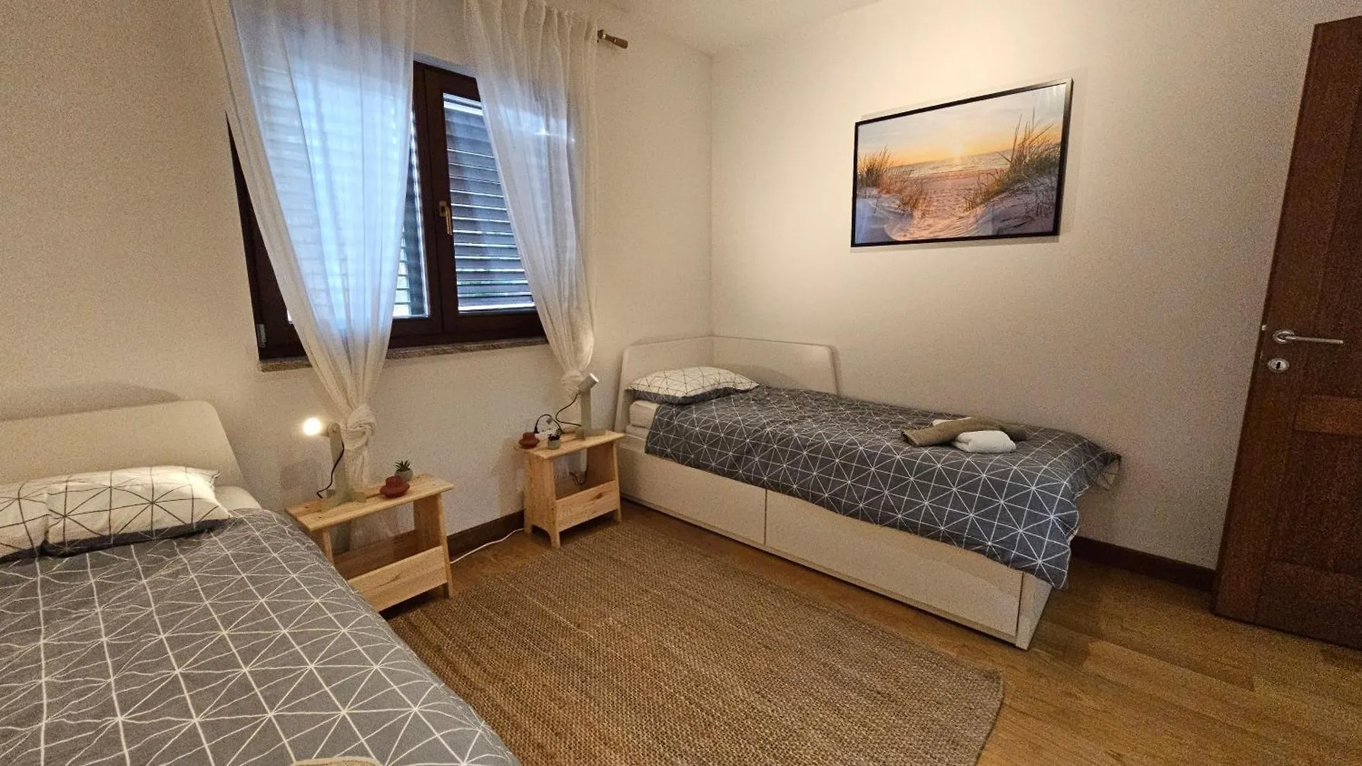 Apartment Bluemare With Shared Pool Liznjan